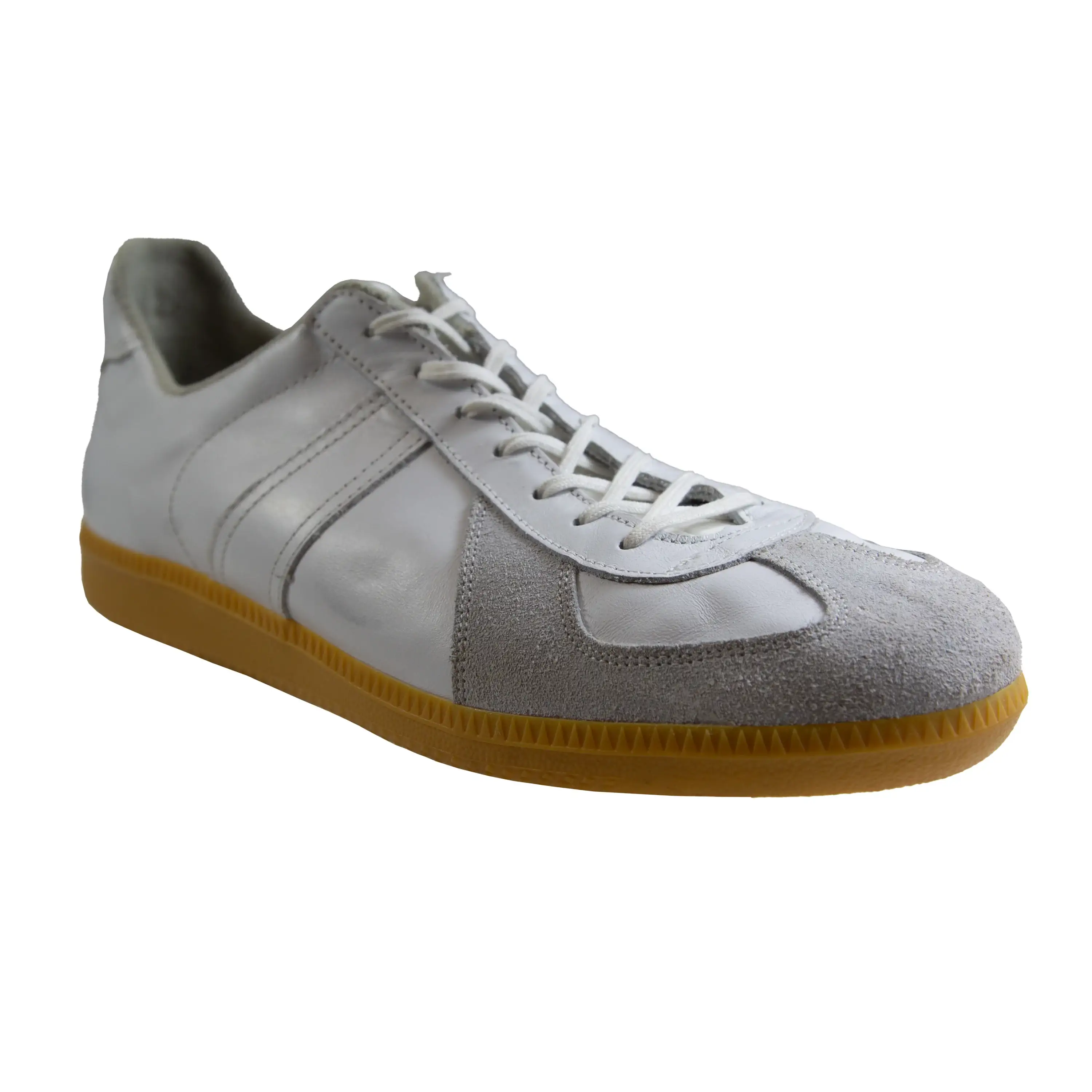 BW sports shoes indoor white, as new - Image 3