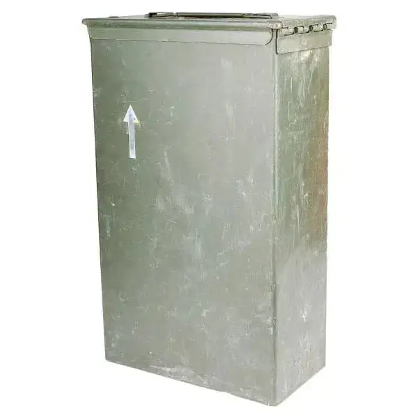Ammo box US size 2a medium used - Image 2