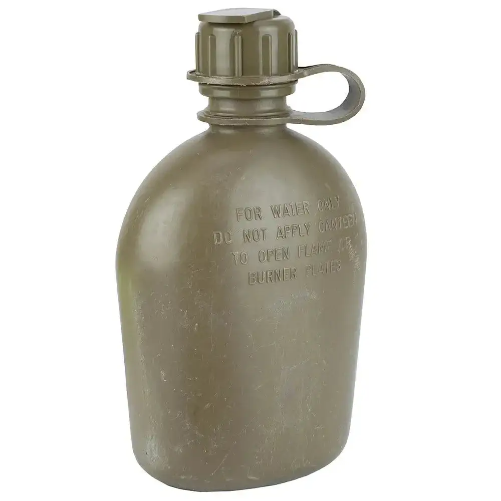 US canteen 1 qt. with cover olive used - Image 3