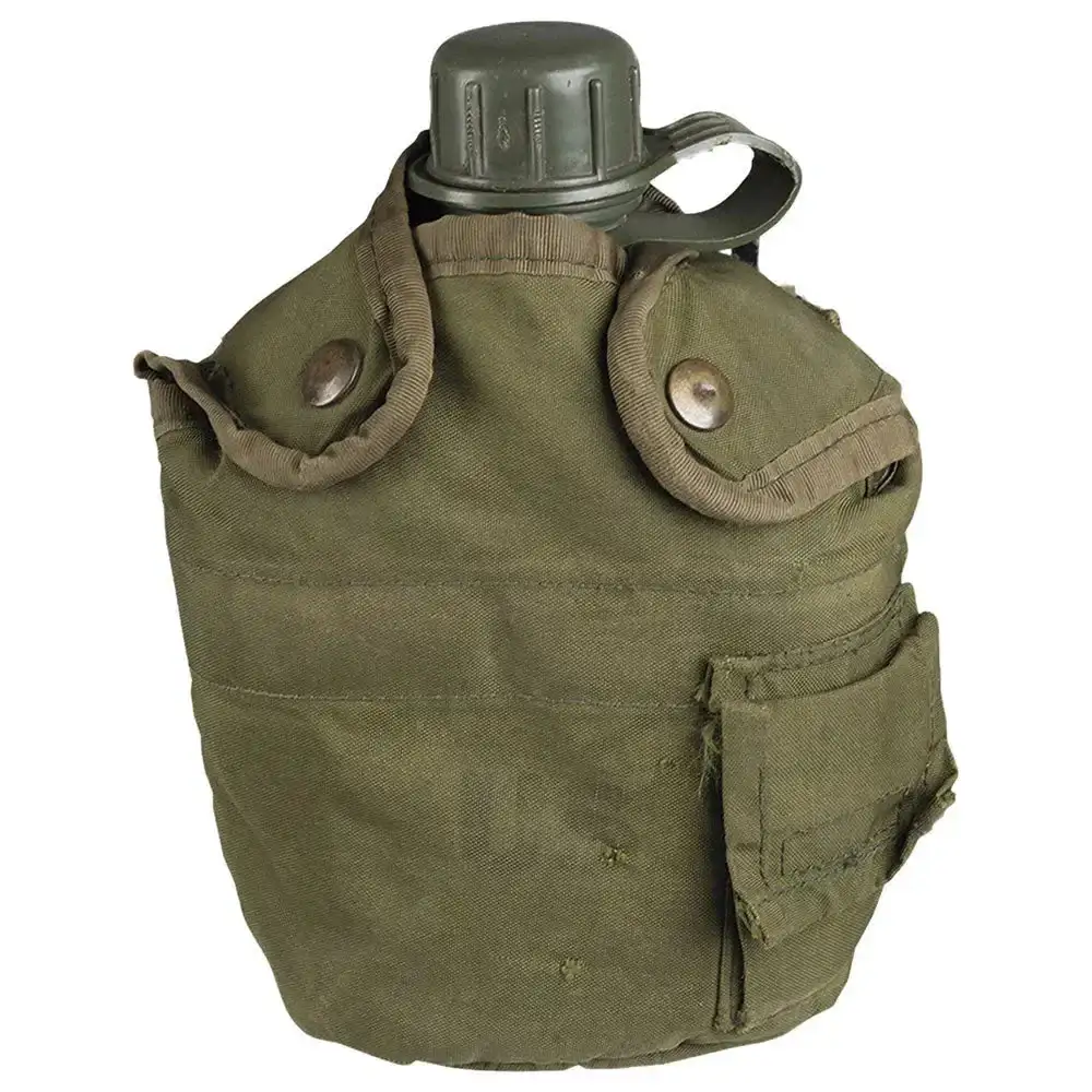 US canteen 1 qt. with cover olive used - Image 4